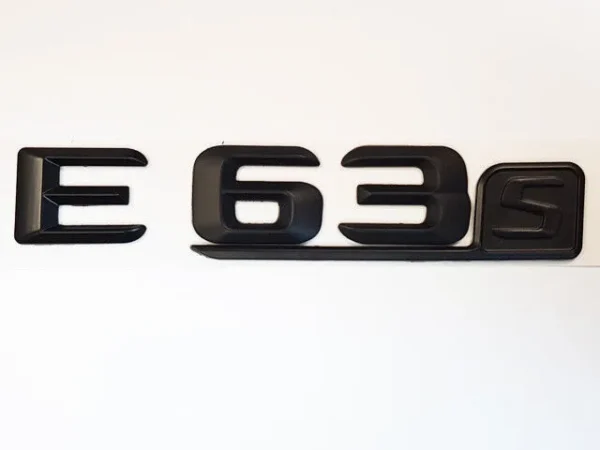 Mercedes Benz E63s emblem E63 S Motorkod (Välj Färg: Mattsvart)