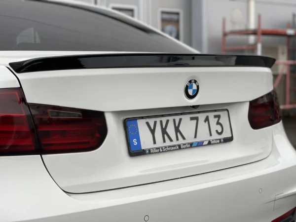 Vinge Bmw Spoiler F30 F80 (Välj en produktvariant: Olackerad)