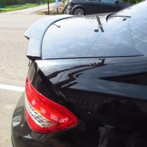 vinge Mercedes-Benz W204 spoiler V-type (Välj en produktvariant: Lackerad Mattsvart)